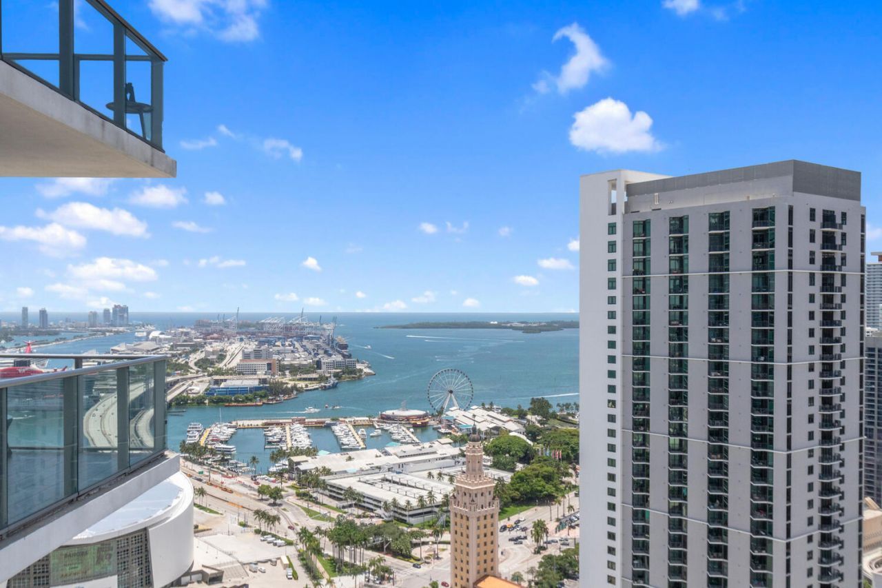 851 NE 1st Avenue, Unit 3512, Miami, FL 33132 Photo