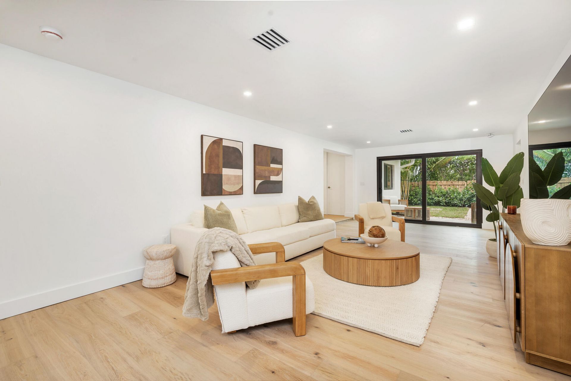 350 Colonial Road, West Palm Beach, FL 33405 Photo