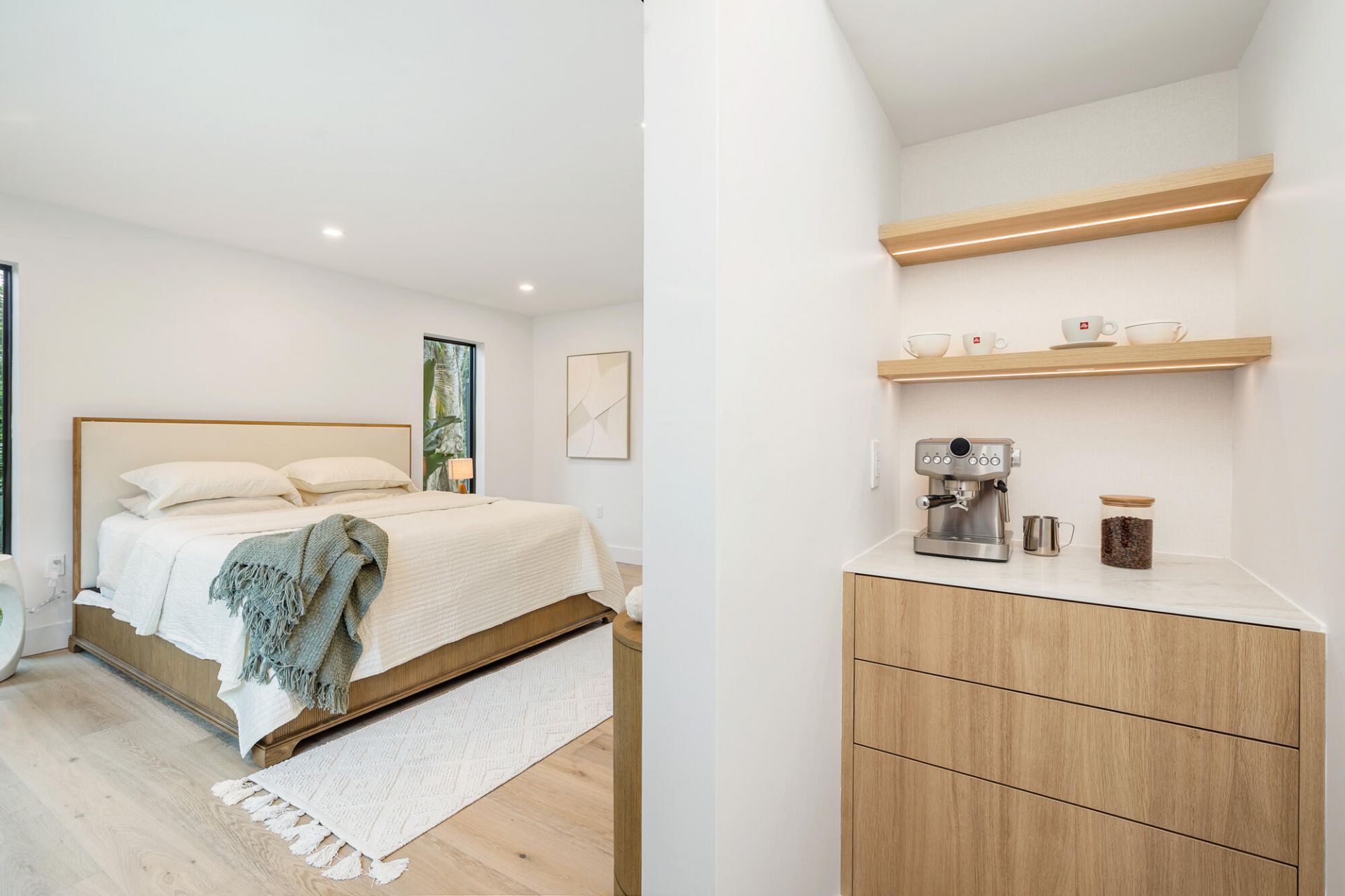 350 Colonial Road, West Palm Beach, FL 33405 Photo