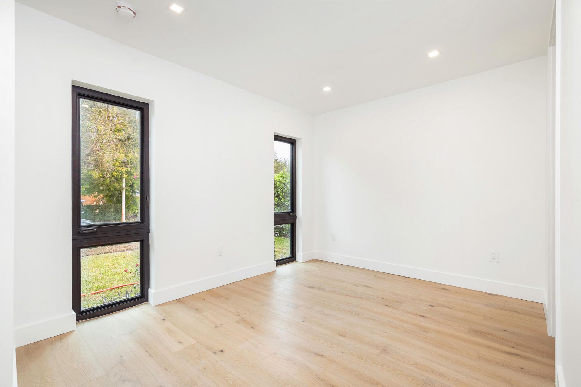 350 Colonial Road, West Palm Beach, FL 33405 Photo