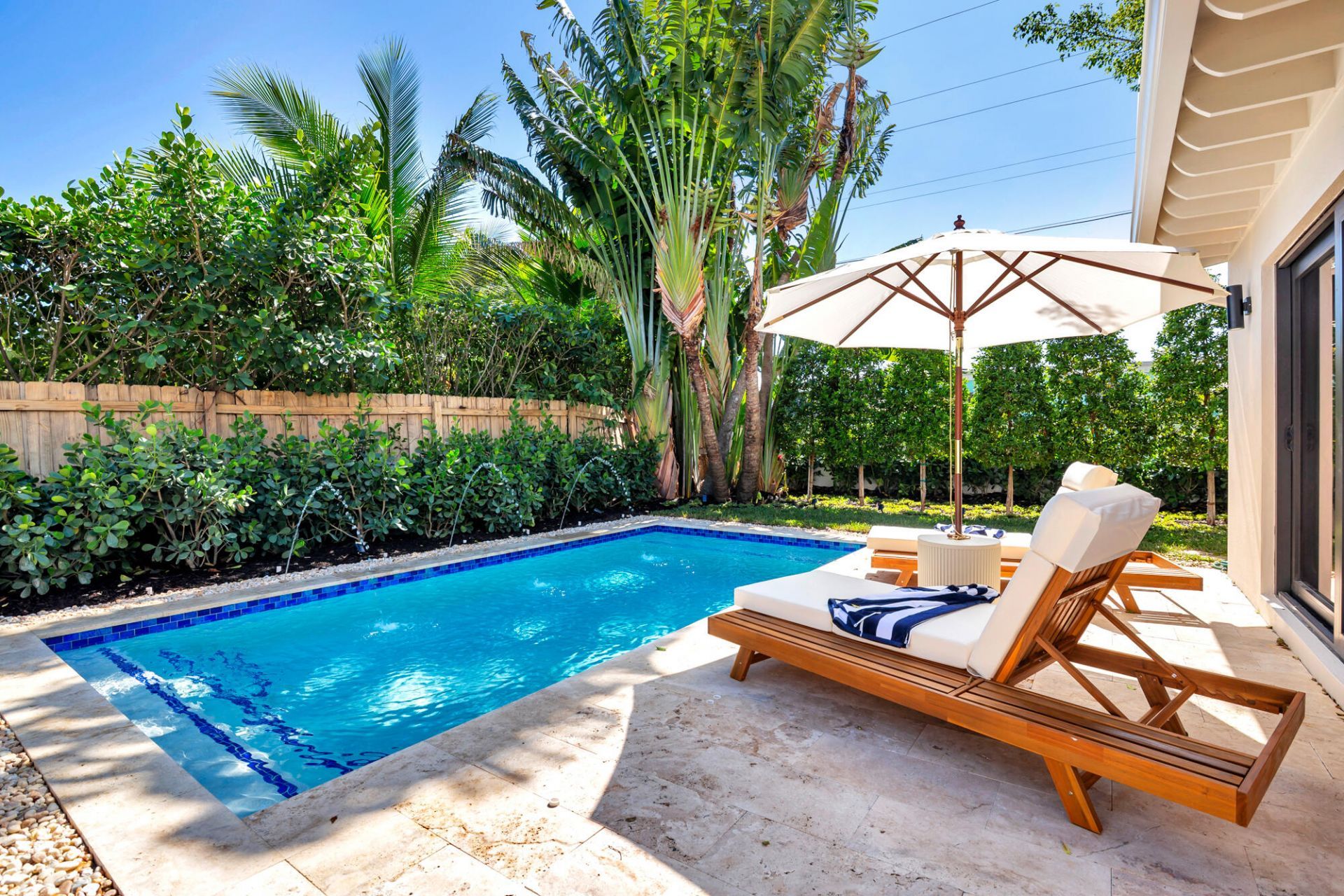 350 Colonial Road, West Palm Beach, FL 33405 Photo