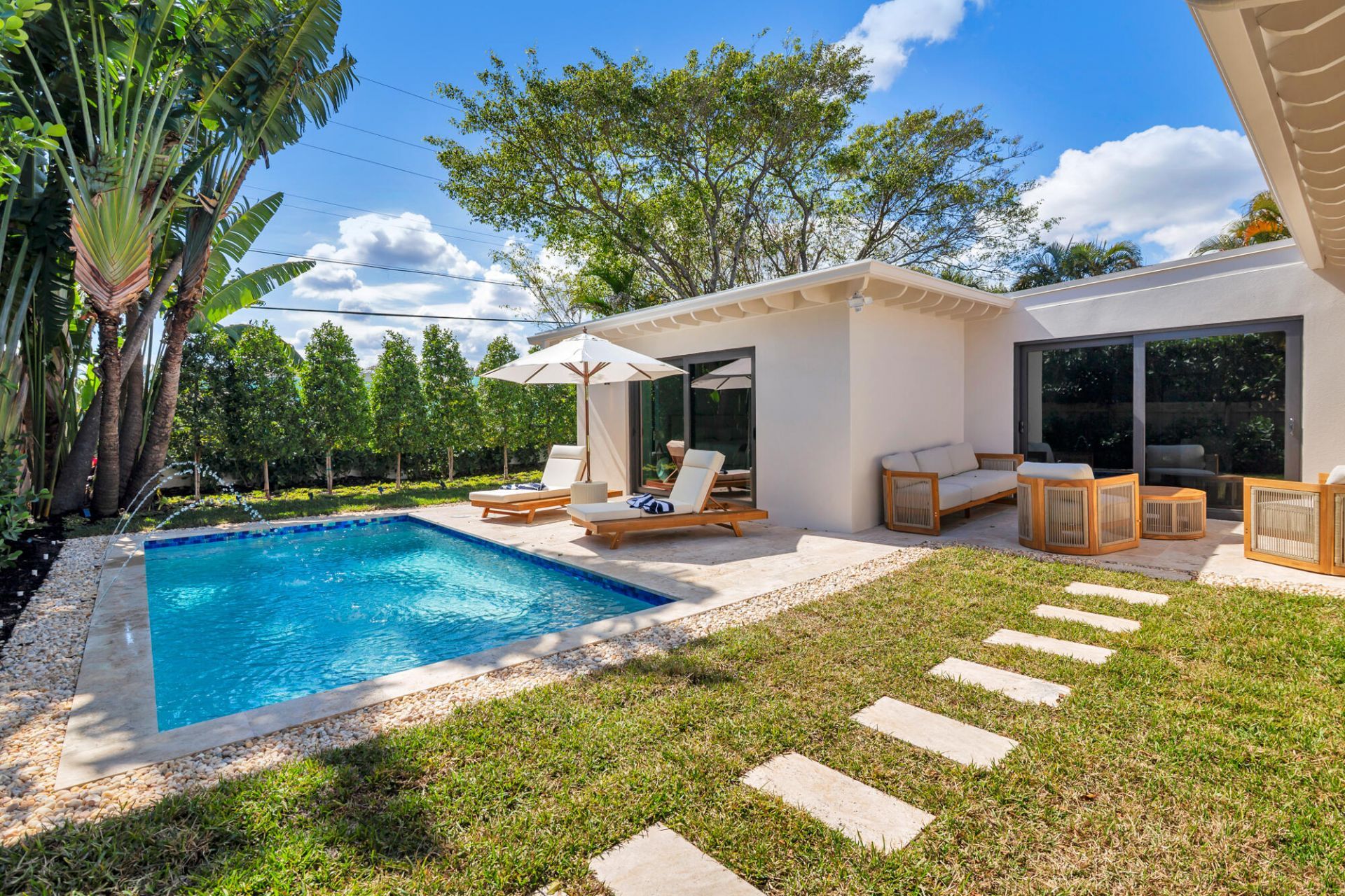 350 Colonial Road, West Palm Beach, FL 33405 Photo