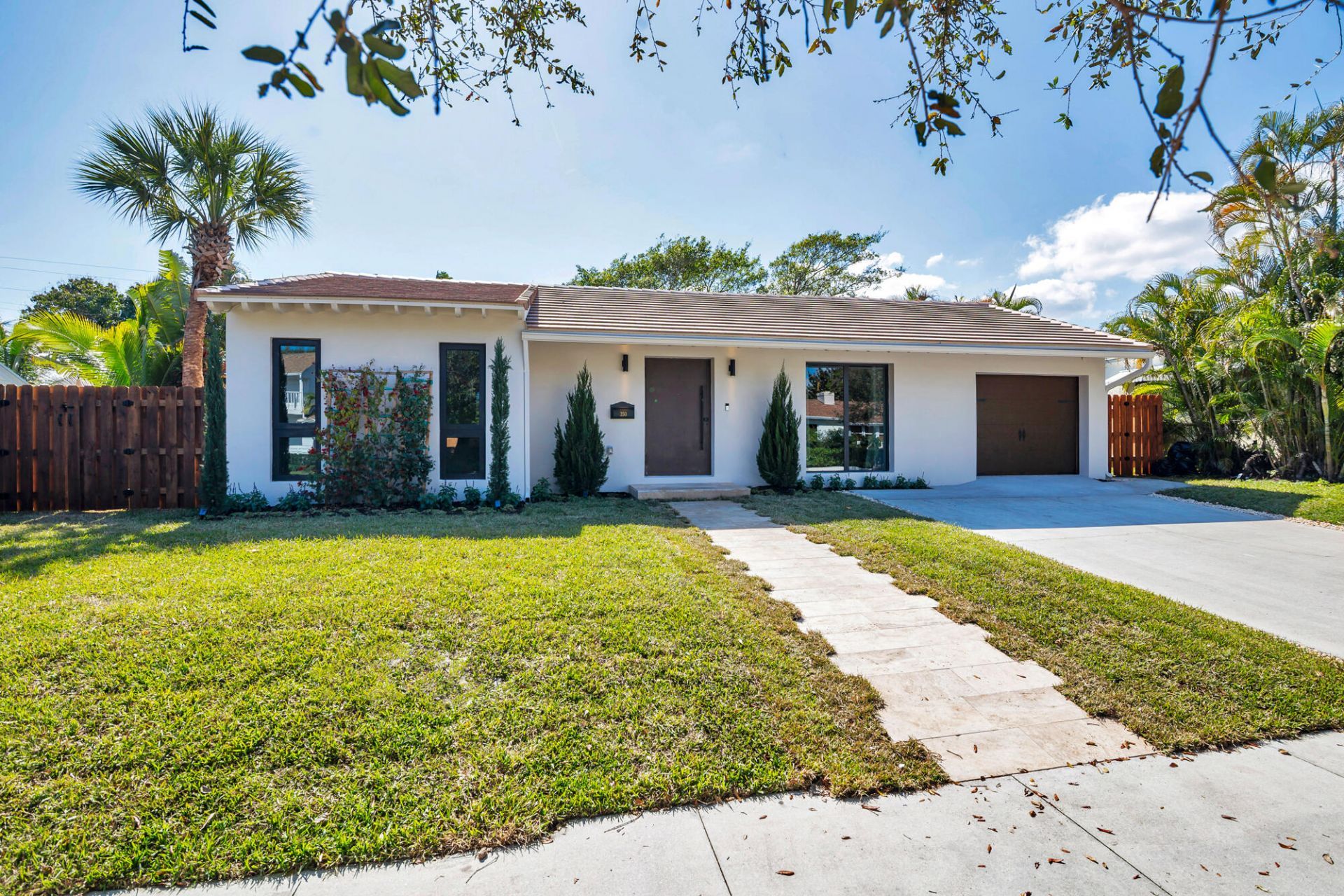 350 Colonial Road, West Palm Beach, FL 33405 Photo