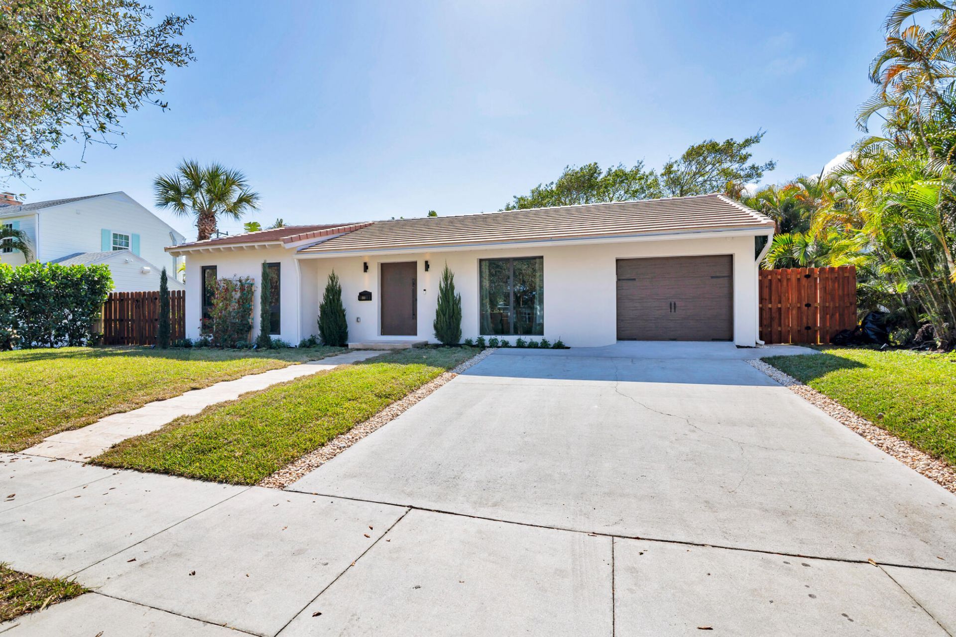 350 Colonial Road, West Palm Beach, FL 33405 Photo