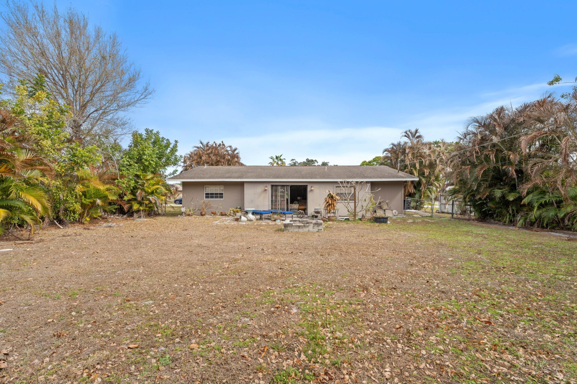 464 SE Asbury Lane, Port Saint Lucie, FL 34983 Photo