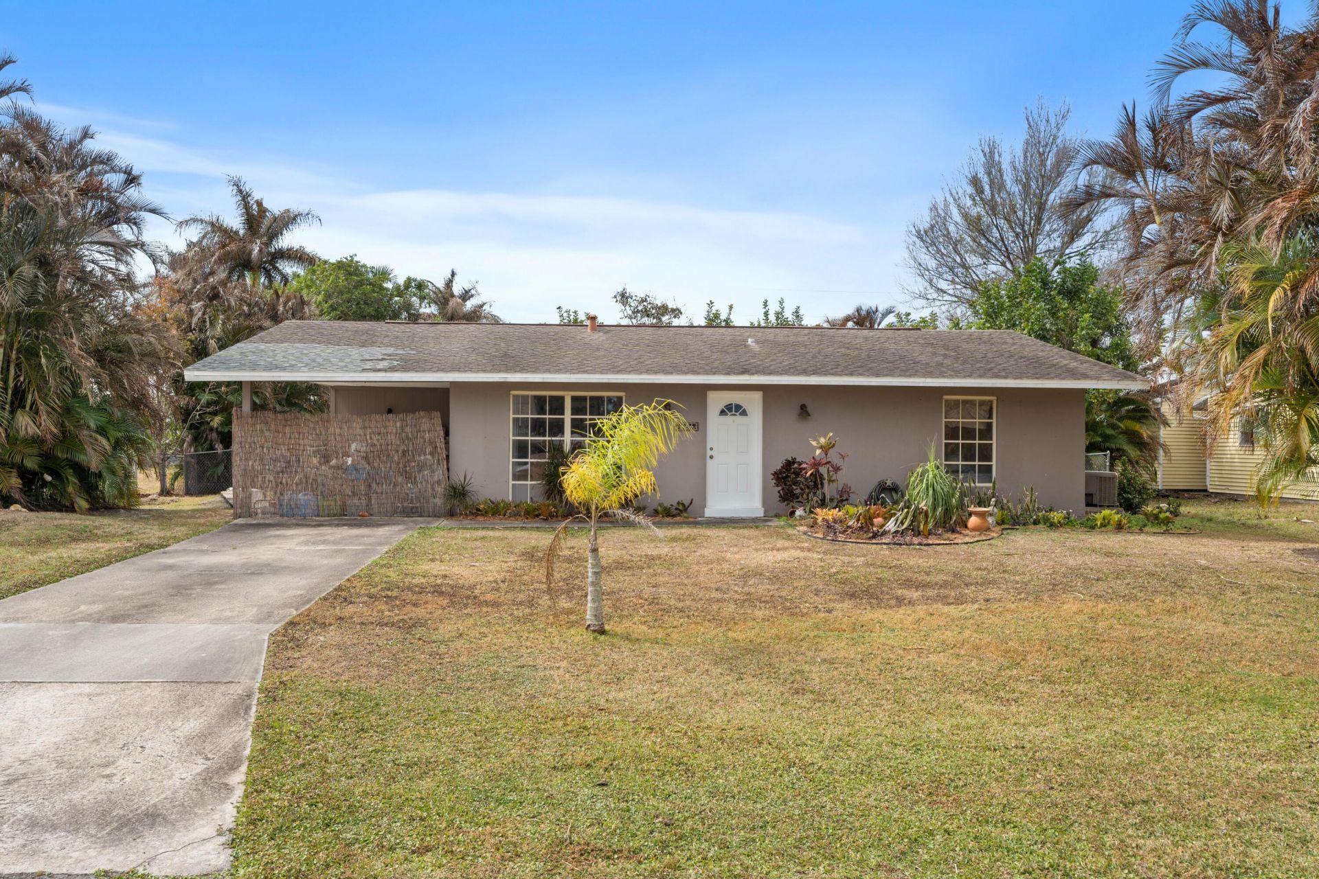 464 SE Asbury Lane, Port Saint Lucie, FL 34983 Photo