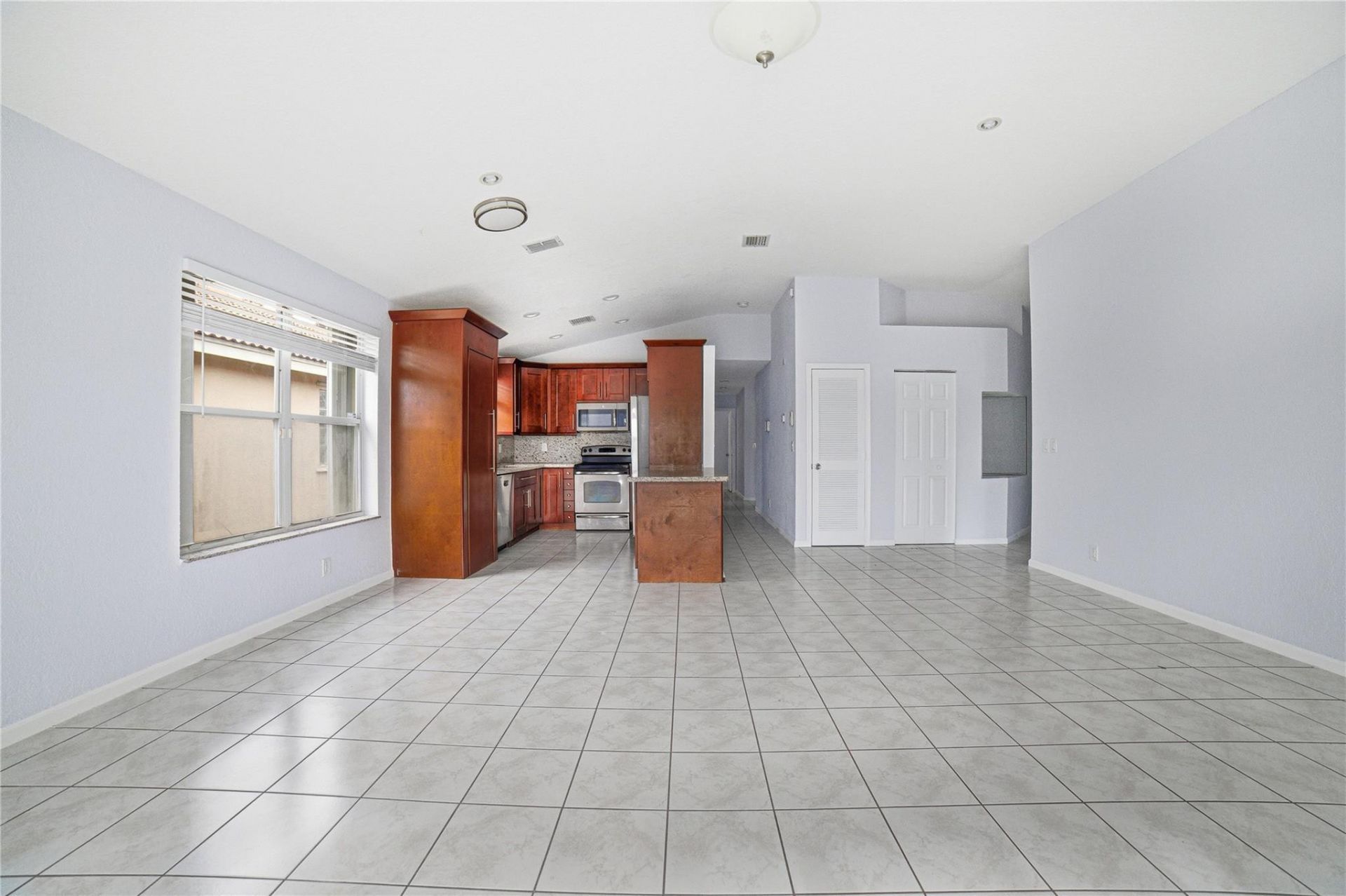 711 NW 182nd Way, Pembroke Pines, FL 33029 Photo