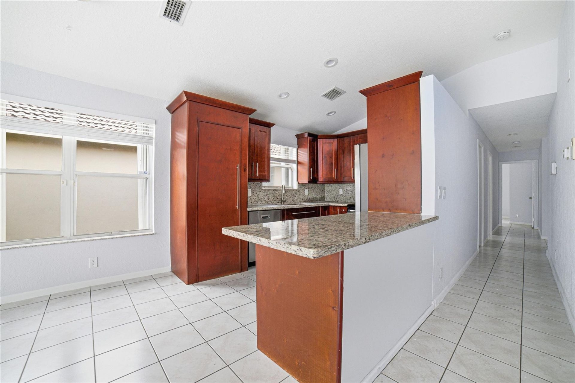 711 NW 182nd Way, Pembroke Pines, FL 33029 Photo