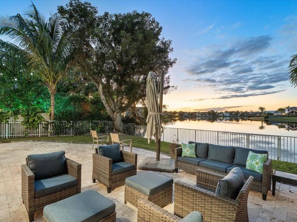 15561 NW 12th Pl, Pembroke Pines, FL 33028