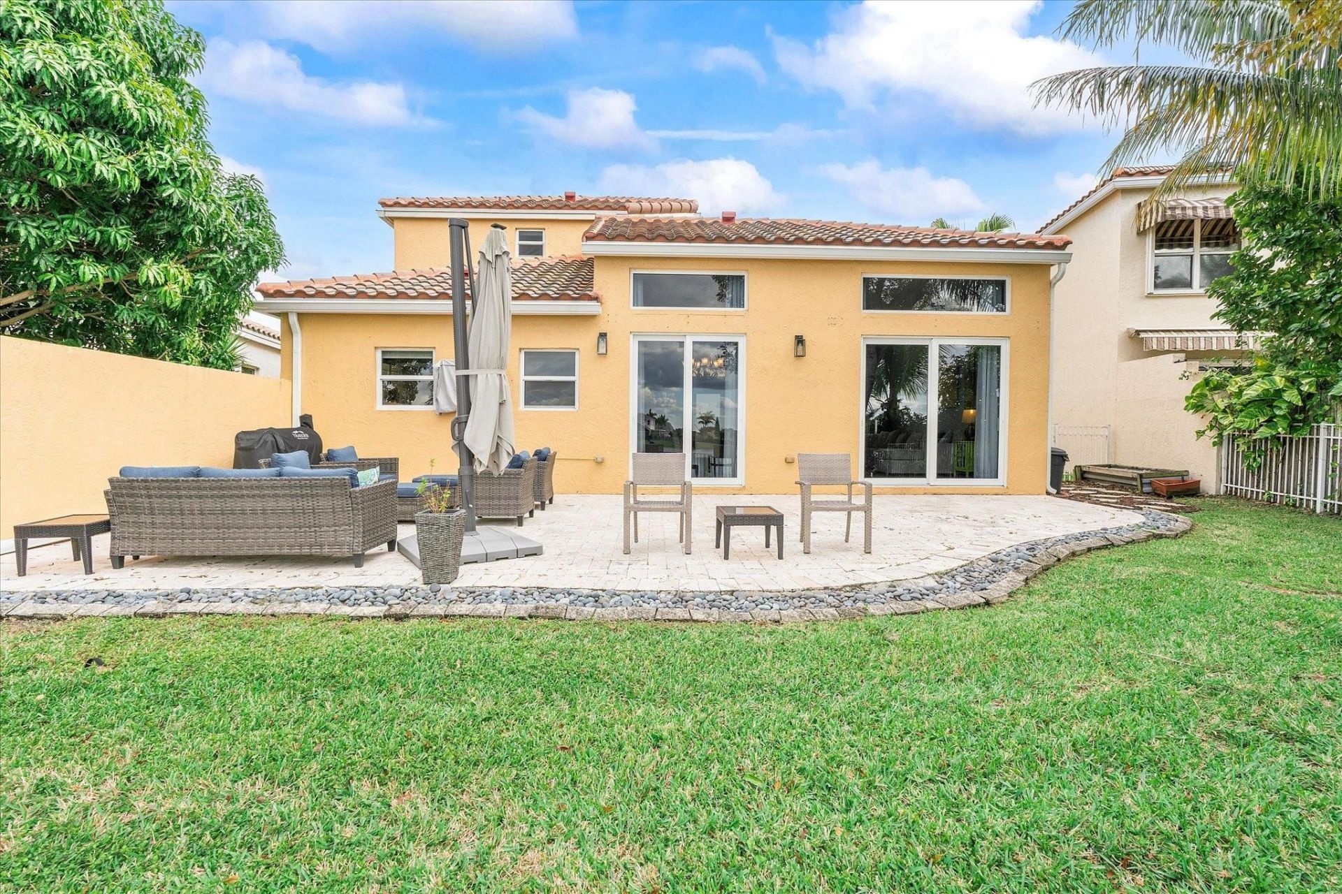 15561 NW 12th Pl, Pembroke Pines, FL 33028 Photo