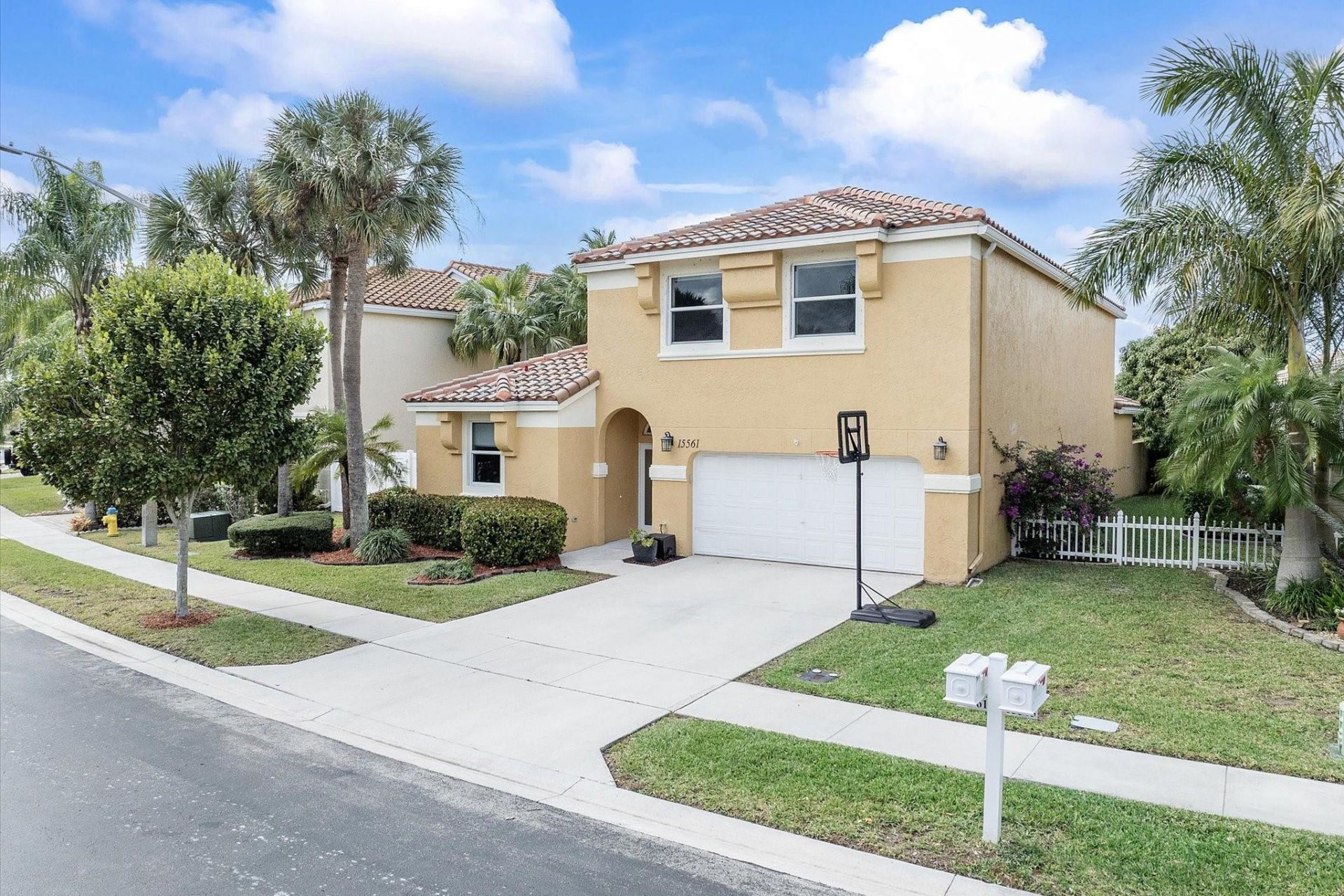 15561 NW 12th Pl, Pembroke Pines, FL 33028 Photo