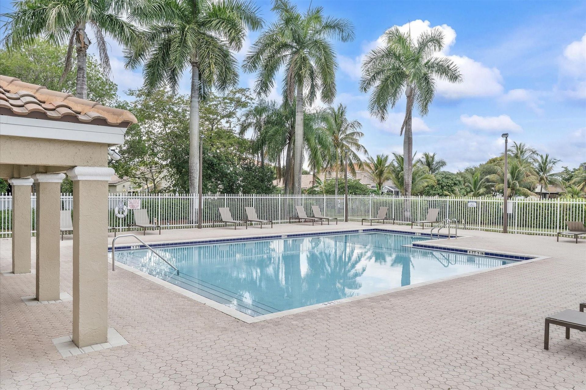 15561 NW 12th Pl, Pembroke Pines, FL 33028 Photo