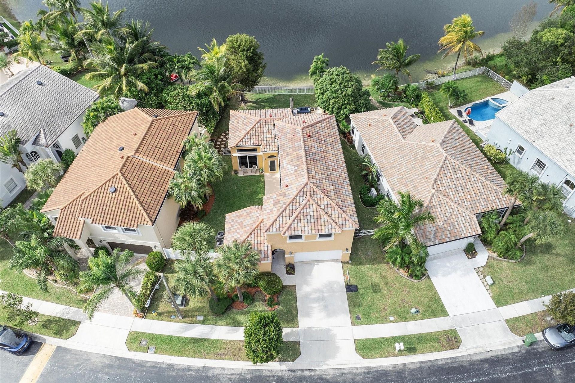 15561 NW 12th Pl, Pembroke Pines, FL 33028 Photo