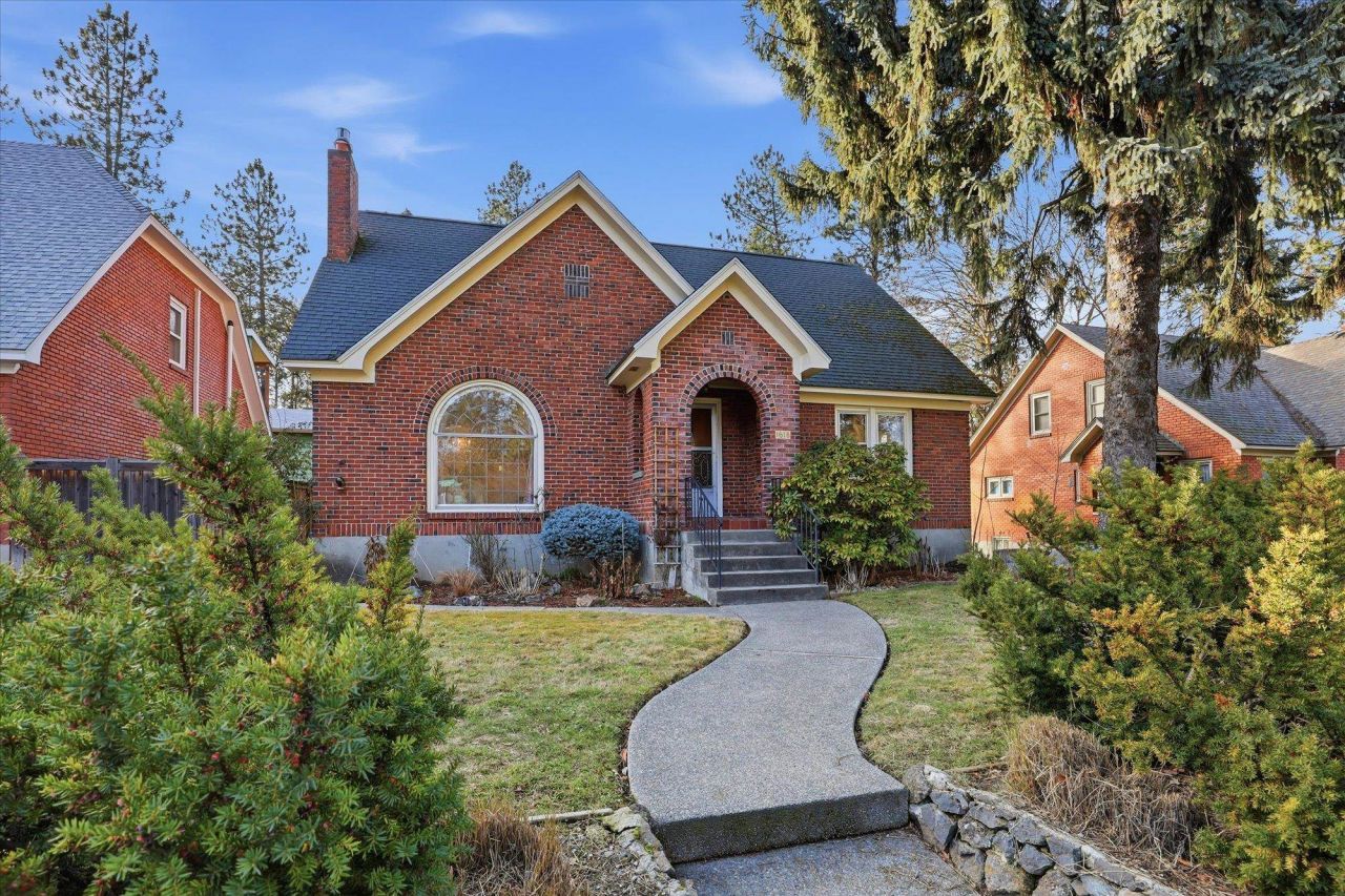 1618 S Lincoln St, Spokane, WA 99203 Main Photo