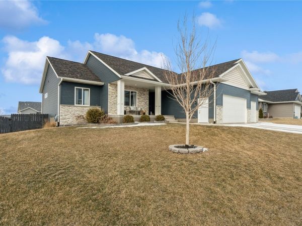 1389 Cardinal Drive, Fairfax, IA 52228