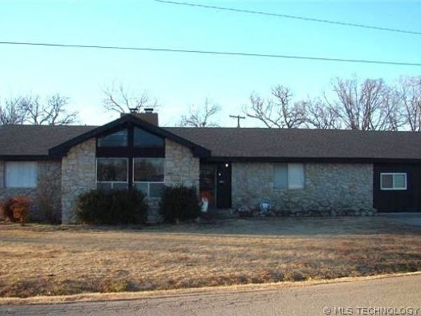 2401 Grandview Avenue, Pawhuska, OK 74056
