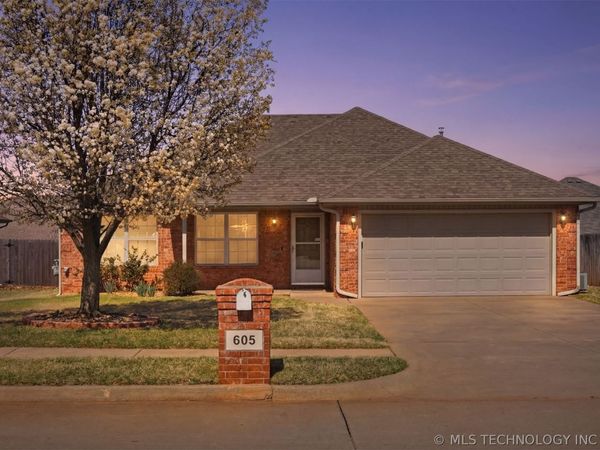 605 E Linden, Mustang, OK 73064