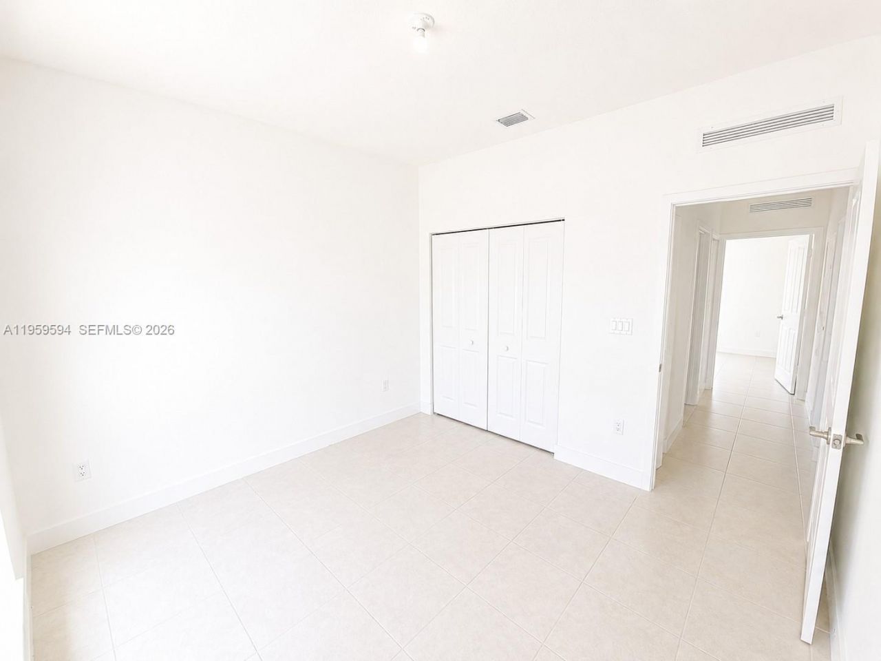 8001 NW 41st St, Unit F-206, Doral, FL 33166 Photo
