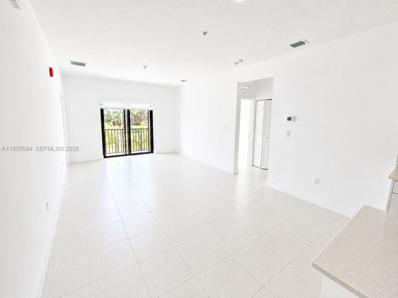 8001 NW 41st St, Unit F-206, Doral, FL 33166 Photo