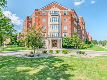 13800 Fairhill Road, Unit 419, Cleveland, OH 44120