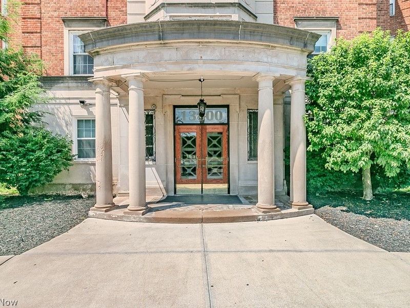 13800 Fairhill Road, Unit 419, Cleveland, OH 44120 Photo 2