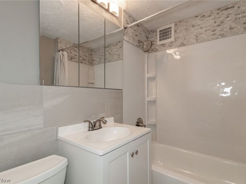 13800 Fairhill Road, Unit 419, Cleveland, OH 44120 Photo 24