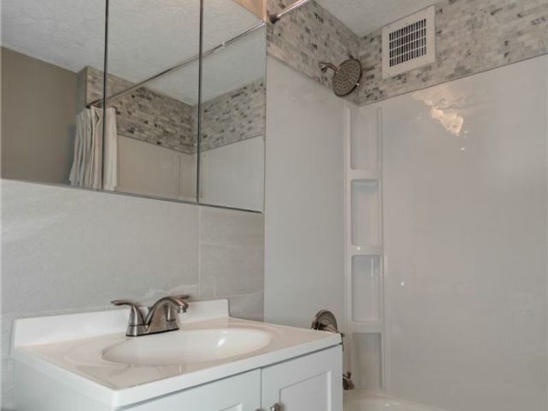 13800 Fairhill Road, Unit 419, Cleveland, OH 44120 Photo 25