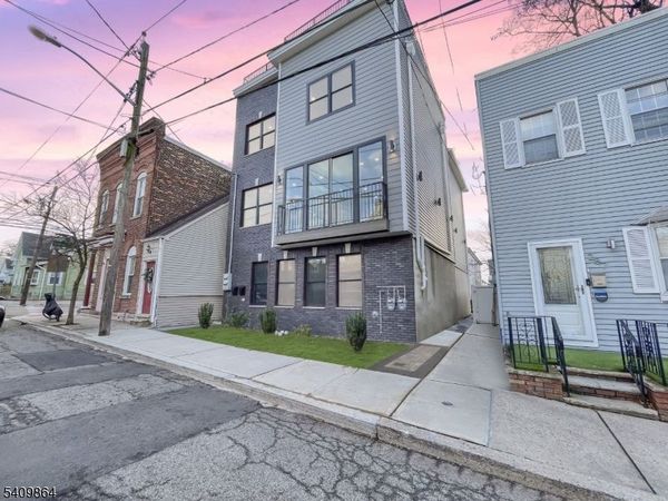 285 Lembeck Ave, Jersey, NJ 07305