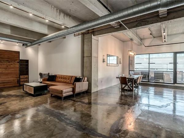 360 W Pershing Road, Unit 230, Kansas City, MO 64108