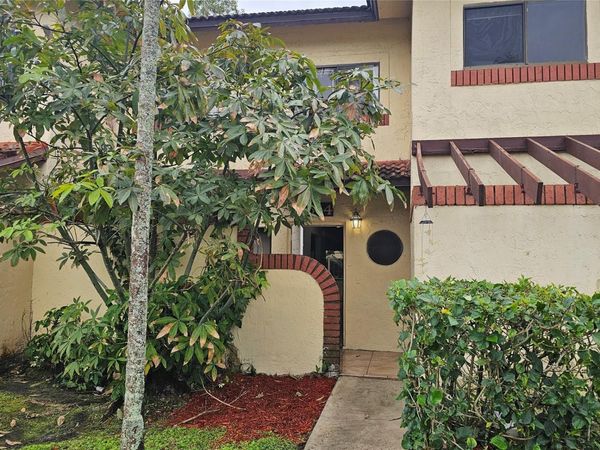4644 NW 90th Avenue, Sunrise, FL 33351