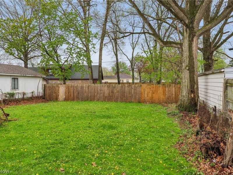 513 Gulf Road, Elyria, OH 44035 Photo 34