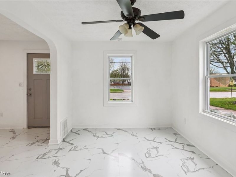 513 Gulf Road, Elyria, OH 44035 Photo 9