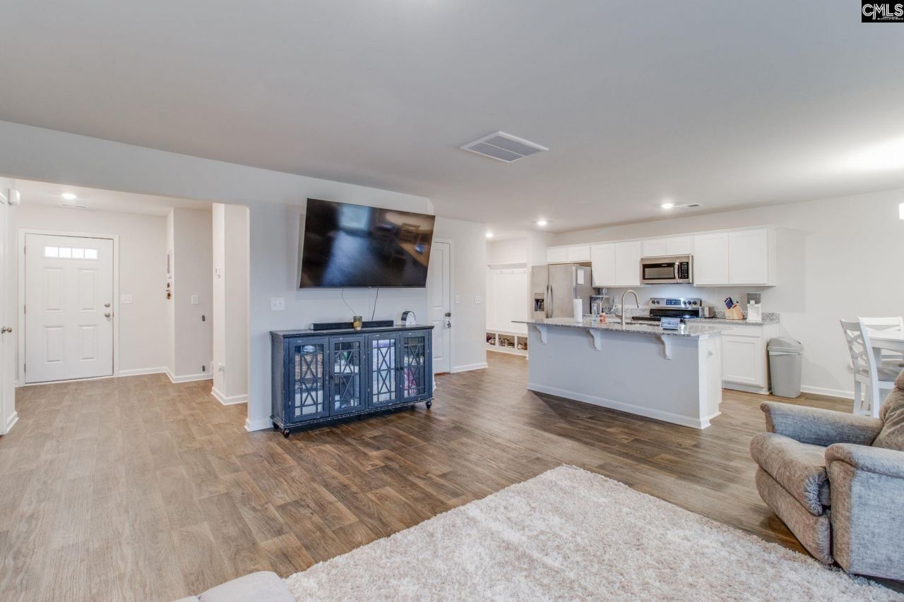 325 Chetsley Drive Photo 10