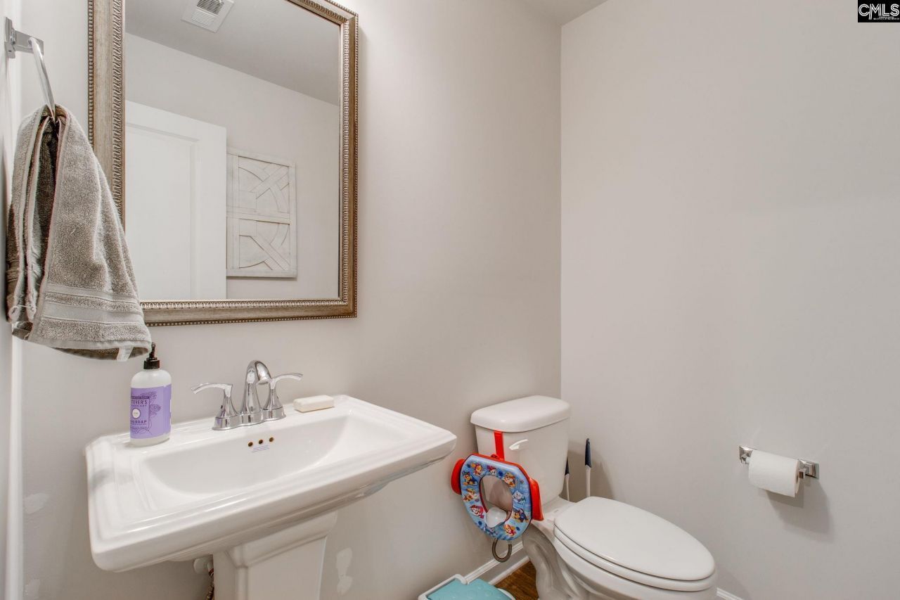 325 Chetsley Drive Photo 16