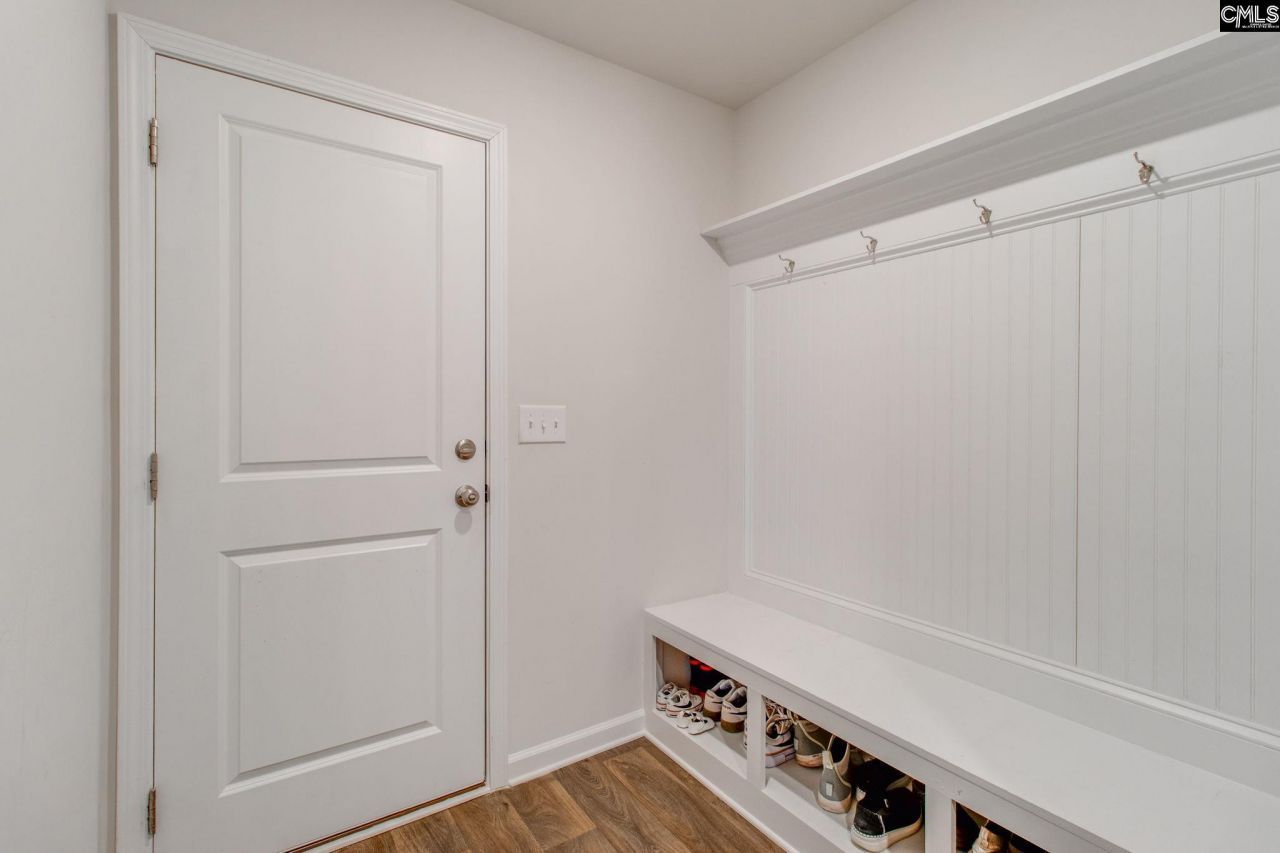 325 Chetsley Drive Photo 17