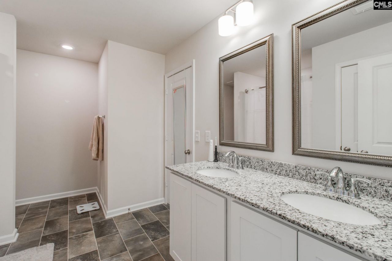 325 Chetsley Drive Photo 22