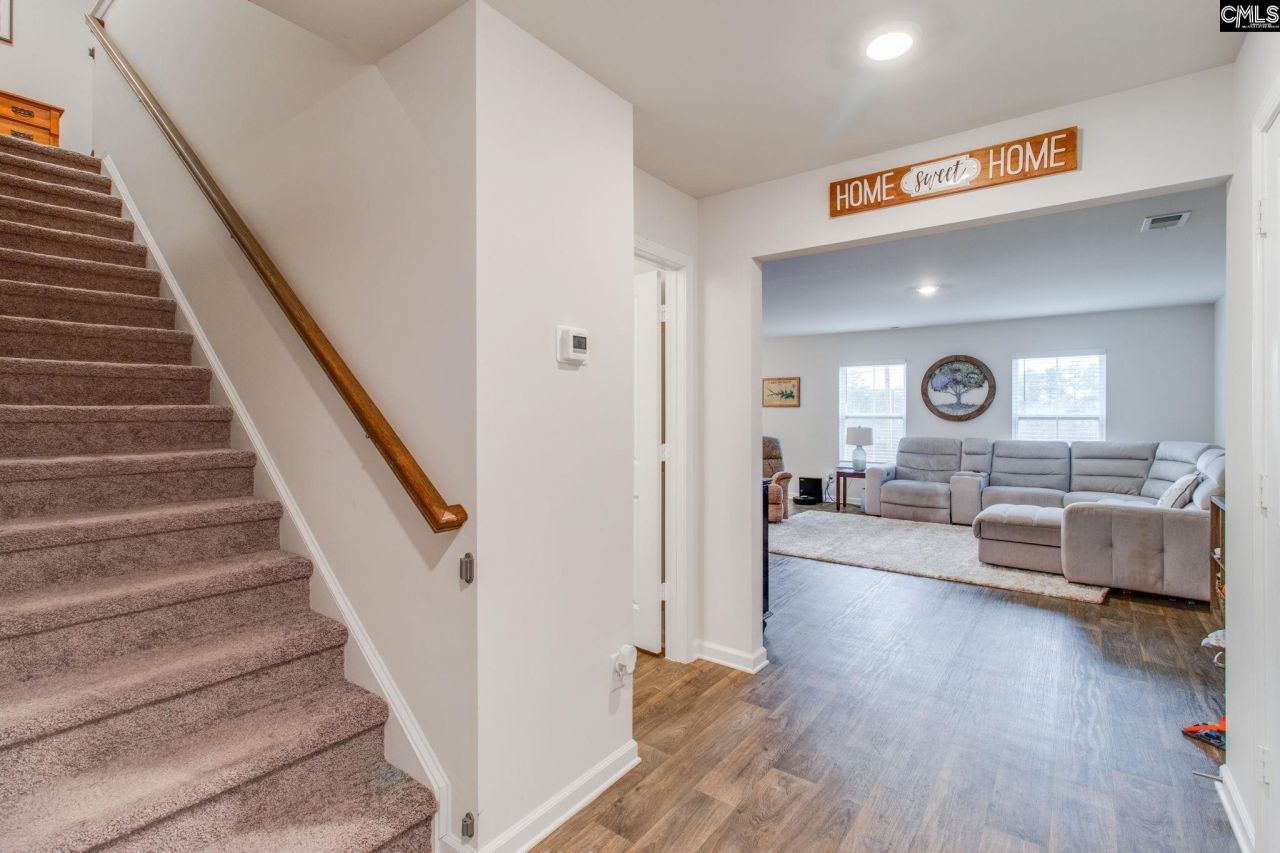 325 Chetsley Drive Photo 6