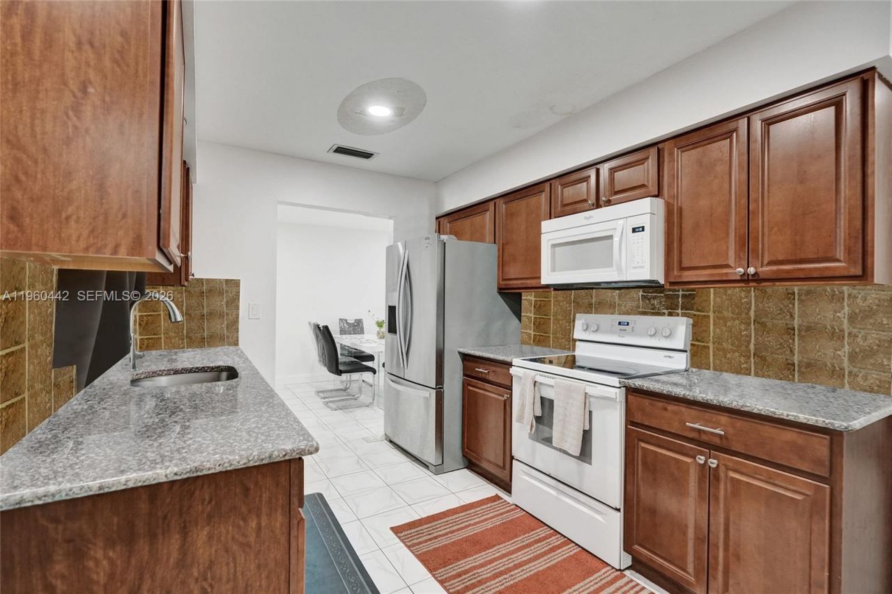 9607 NW 81st St , Tamarac, FL 33321 Photo