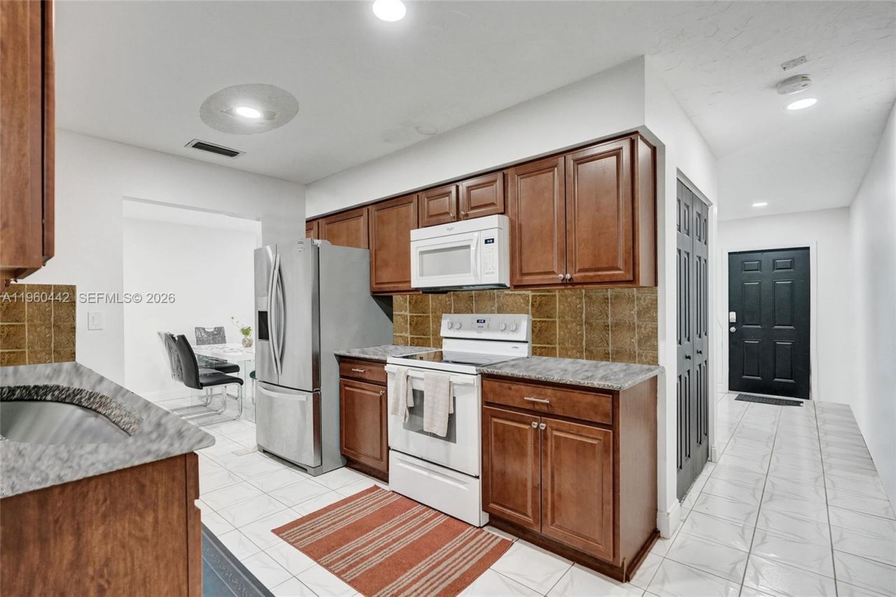 9607 NW 81st St , Tamarac, FL 33321 Photo