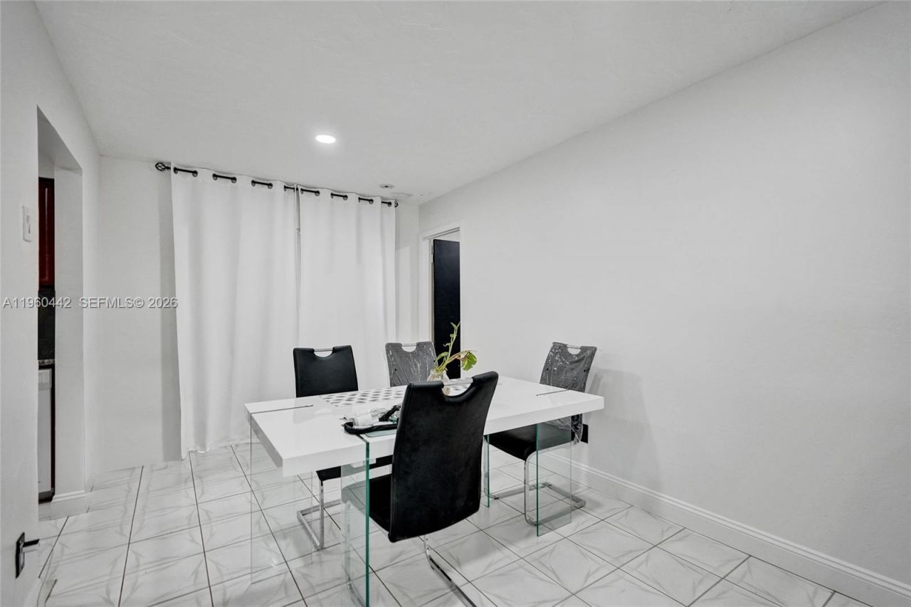 9607 NW 81st St , Tamarac, FL 33321 Photo