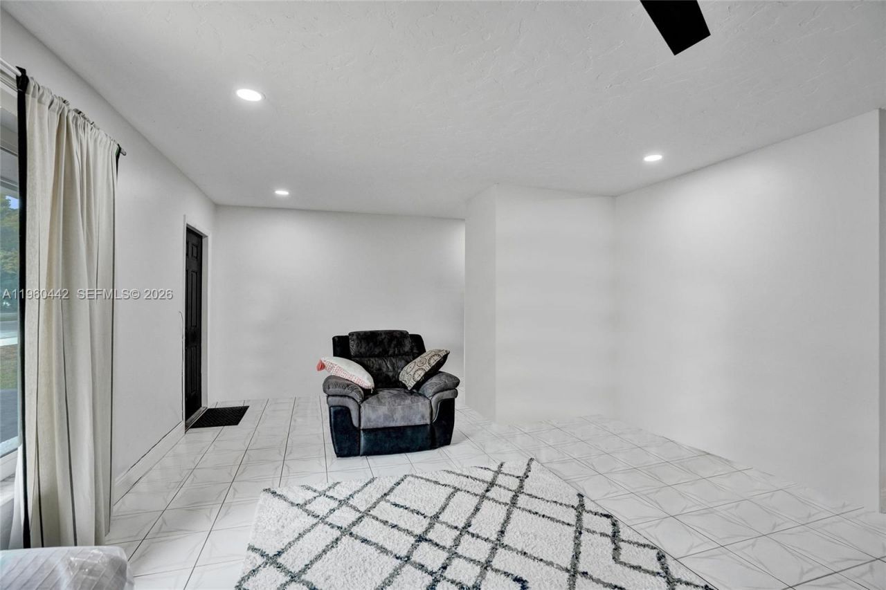 9607 NW 81st St , Tamarac, FL 33321 Photo