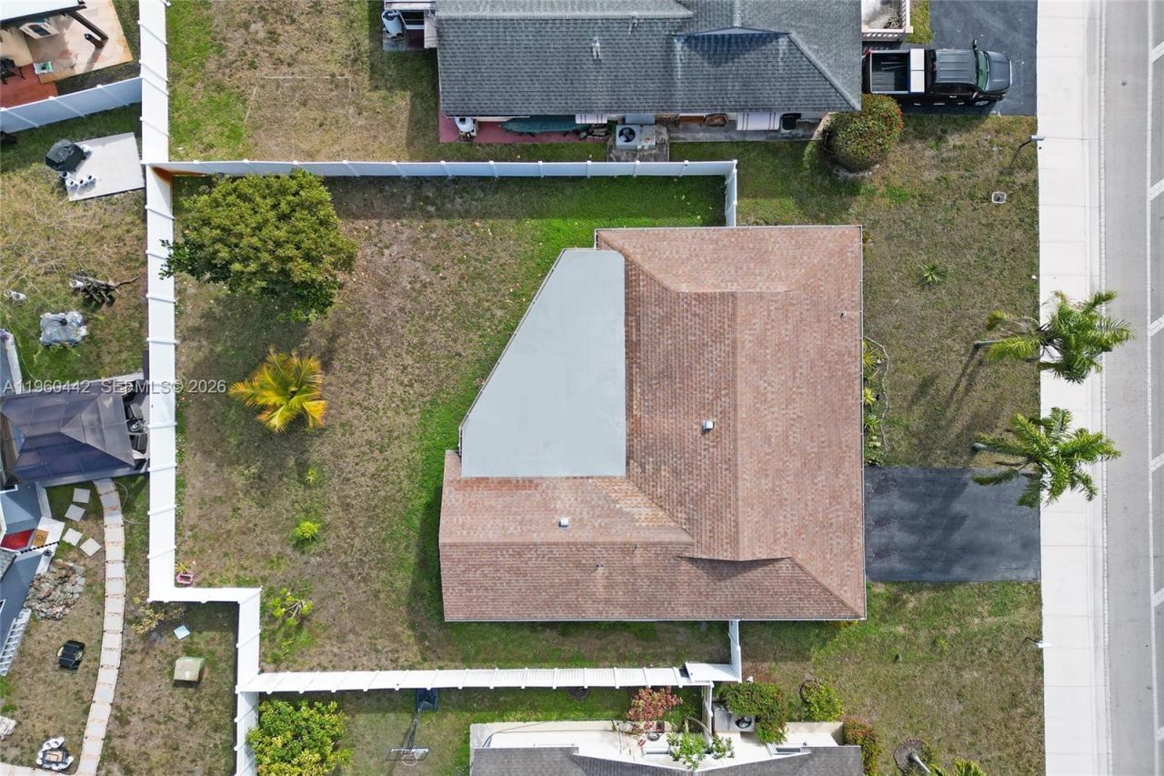 9607 NW 81st St , Tamarac, FL 33321 Photo