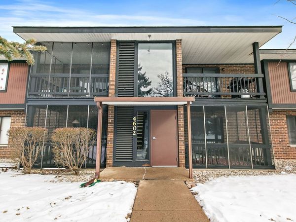 4602 W Northfox Lane, Unit 7, McHenry, IL 60050
