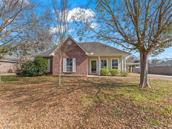 11328 Shelly St, St Amant, LA 70774