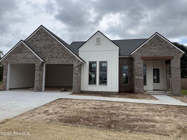 721 Whispering Meadows Road, Broussard, LA 70518