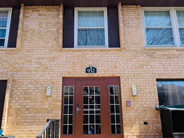 932 Westbrooke Way, Unit 8, Hopkins, MN 55343