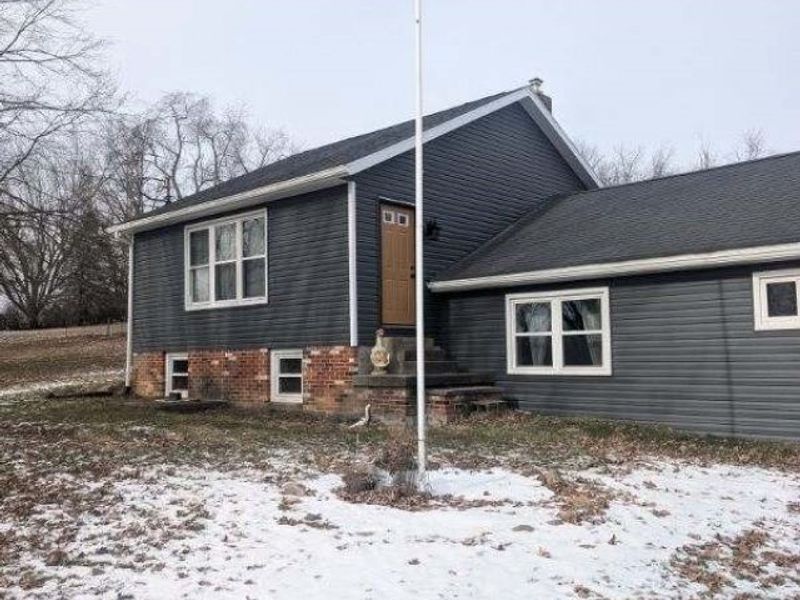 3915 Orchardview Drive SE, East Canton, OH 44730 Photo 2