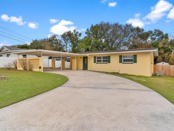 6842 FERN CIRCLE, LEESBURG, FL 34748