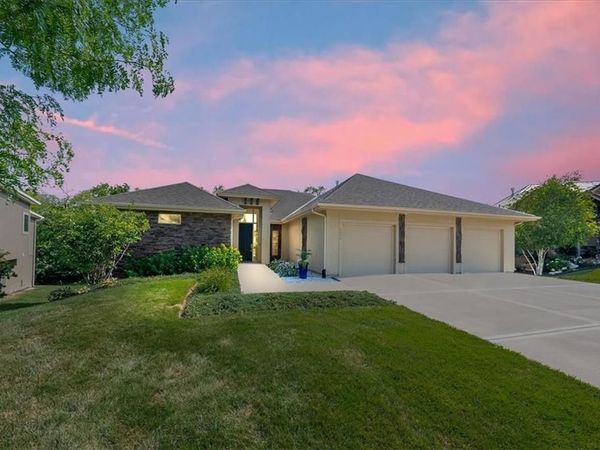 9896 Saddletop Street, Lenexa, KS 66227