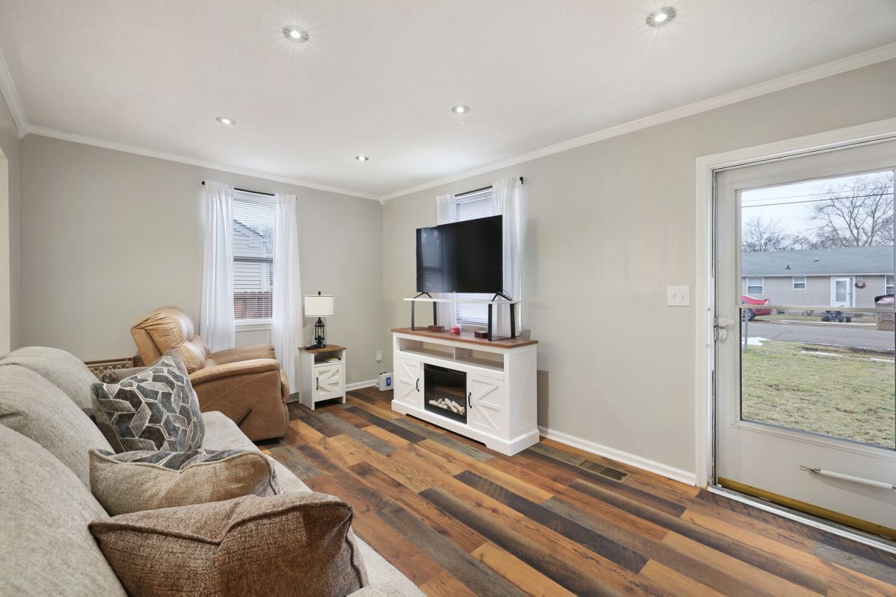 5805 Couch Dr, Nashville, TN 37209 Main Photo